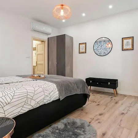 Apartment Mandula