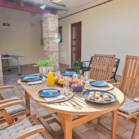 Mandula Apartment